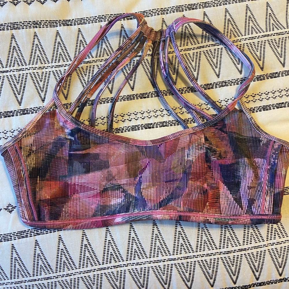 Lululemon Lighten Up Bra Size 6